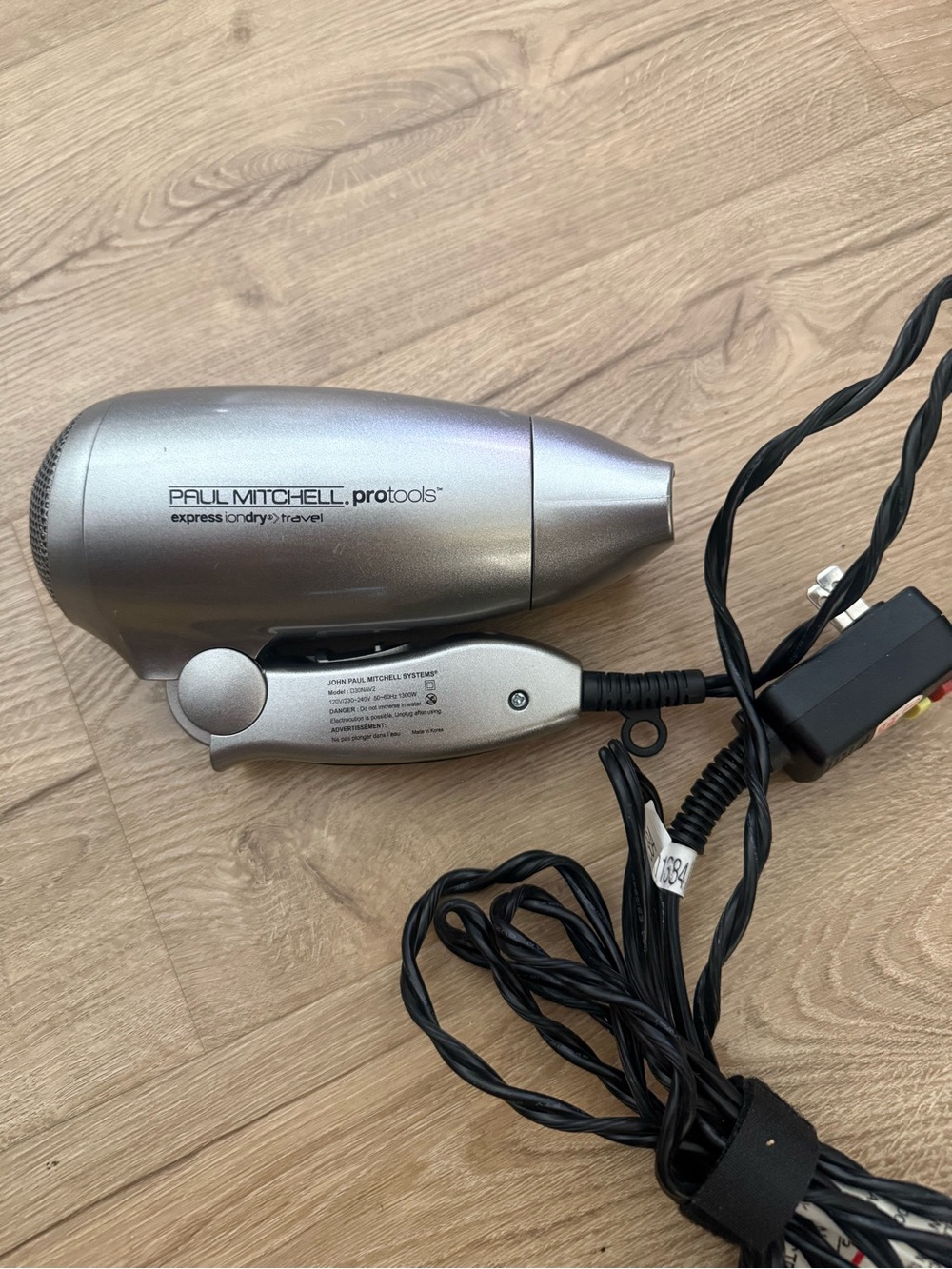 Paul Mitchell foldable, travel ion Blow dryer and large pro barrel round brush - Picture 8 of 10